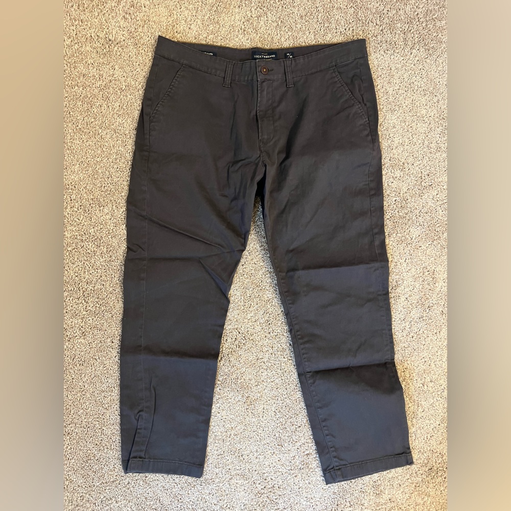 Men’s Lucky Brand 410 Athletic Chino Dark Grey Size 38x30 **EUC**